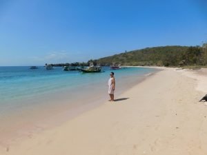 Pantai Pink Lombok atau bernama asli Pantai Tangsi