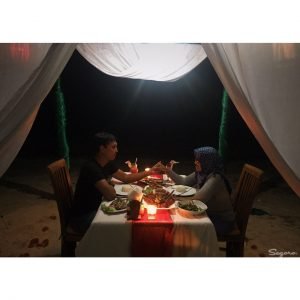 romantic dinner di pantai Bumbang