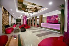 Lobby Hotel Fave Lombok yang keren